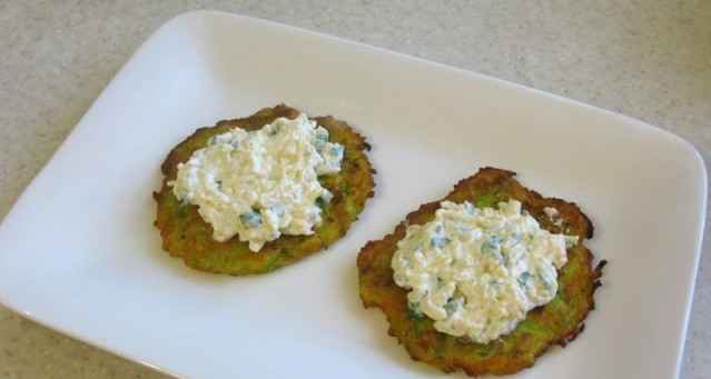 Кабачковые оладьи с сырной начинкой